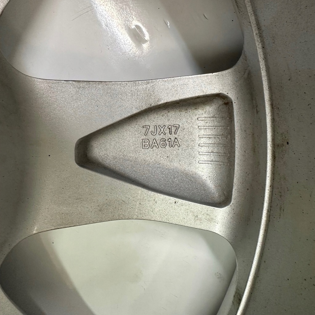 1FA Felge 17 Nissan 5x114,3 7J ET47 ø66,1 D0300-BA61A Product image