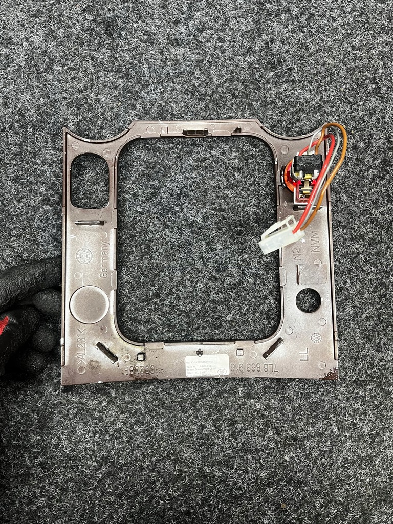 VW Touareg und 7L 7L6863916 Sockel Product image