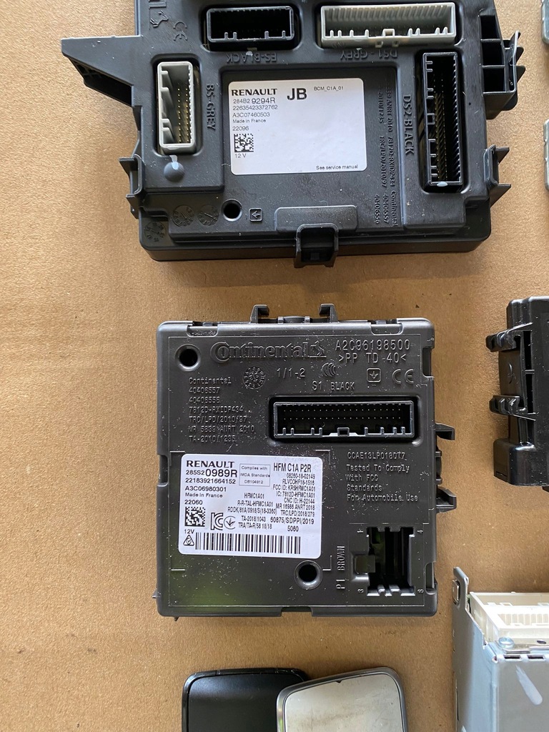RENAULT CAPTUR II HYBRID-COMPUTER BCM 259154859R 284B29294R 237A00158R Product image