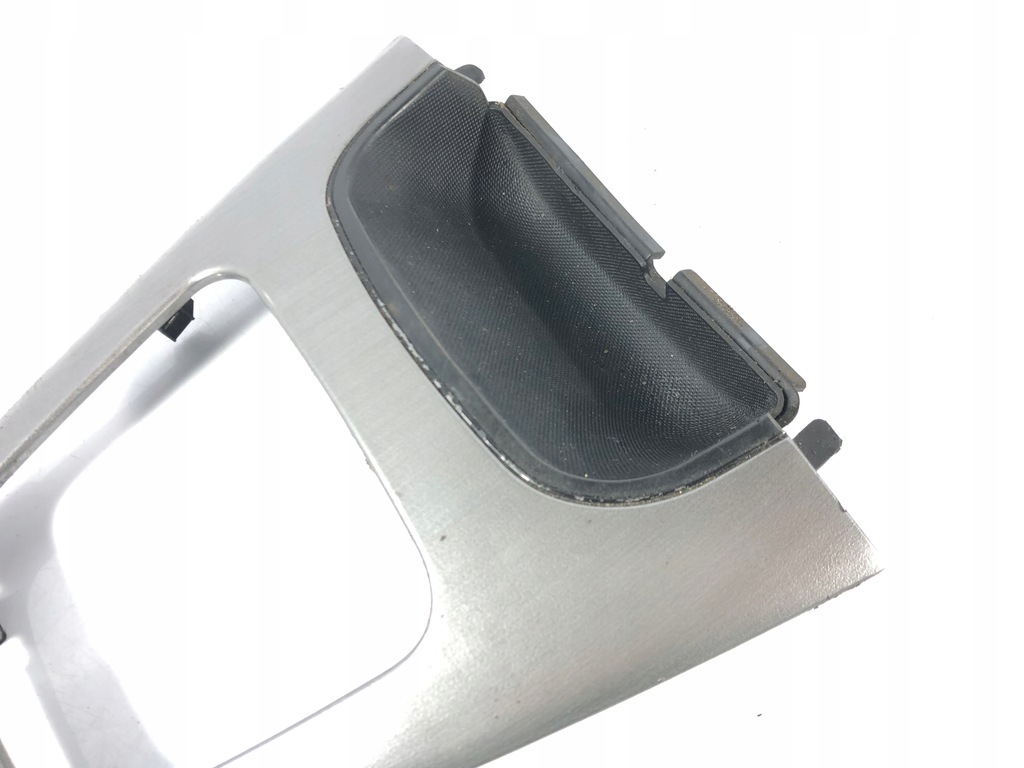 Hyundai Tucson 04- DECOR SCHALTHEBELABDECKUNG OE 84651-2E000 Product image