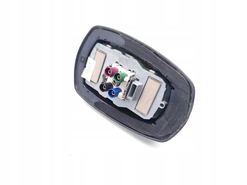 Mercedes-Benz E-Klasse GPS-Antenne 2015 Salon 4/5tr Product image
