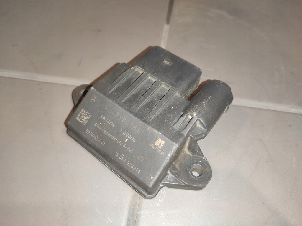 MERCEDES W221 OM642 3.0D GLÜHKERZE RELAISMODUL A6429007801 ORIGINAL Product image