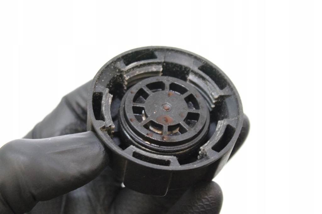 TURBINE EXPANSION TANK FLUID CAP BMW F01 F02 F10 750i N63 B44 Product image