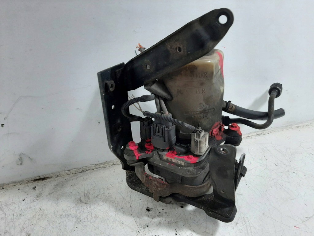 FORD FOCUS MK2 LIFT COMBI 1.8TDCI 08R POWER PUMP 4M513K514CA Product image