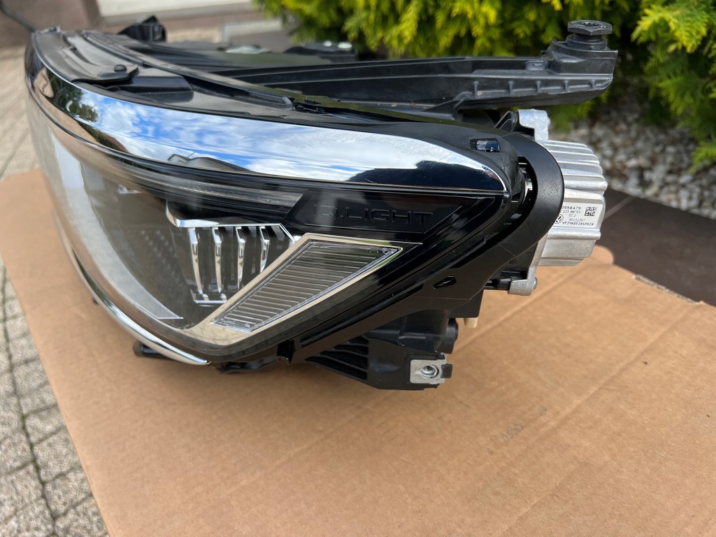 VW Passat B8 Lift iq Licht Voll-LED linke Lampe Product image