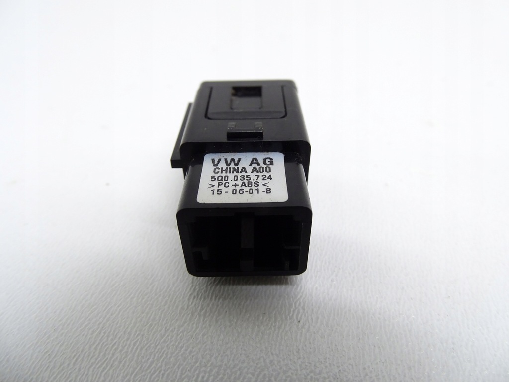 AUX-ANSCHLUSSBUCHSE SKODA FABIA III RAPID OCTAVIA III 5Q0035724 Product image