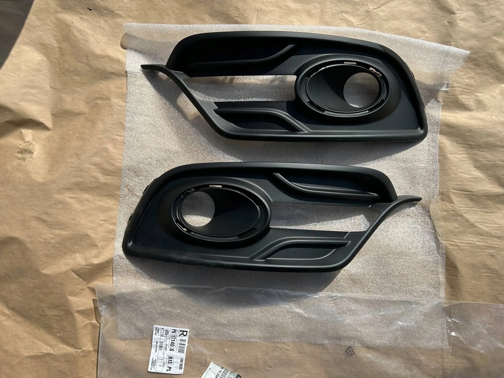 STOßSTANGENGRILL VORNE LINKS RENAULT MEGANE III LIFT Product image