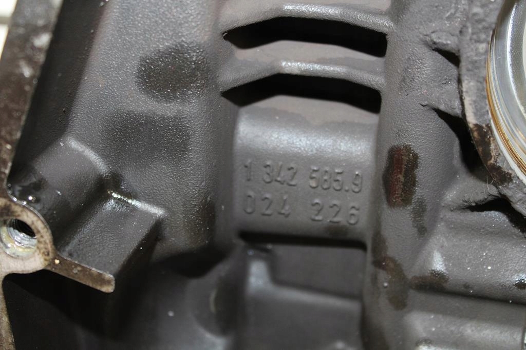 BMW R850 RT R22 01-06 KURBEL MOTORBLOCK SCHRAUBEN Product image