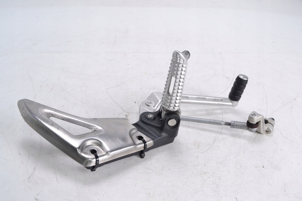Vordere linke Triumphgeschwindigkeit Triple 1050 11-16 einstellen Product image