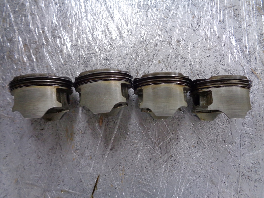 HONDA HORNET CB 900 Block, Motorkurbelgehäuse, Kolben Product image