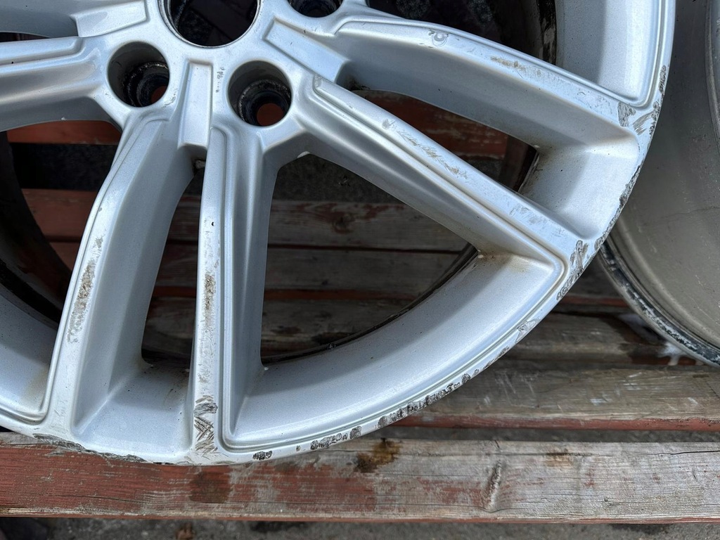 FELGE TESLA MODEL S 8x19 ET40 5x120 6007214-00-D (1354) Product image