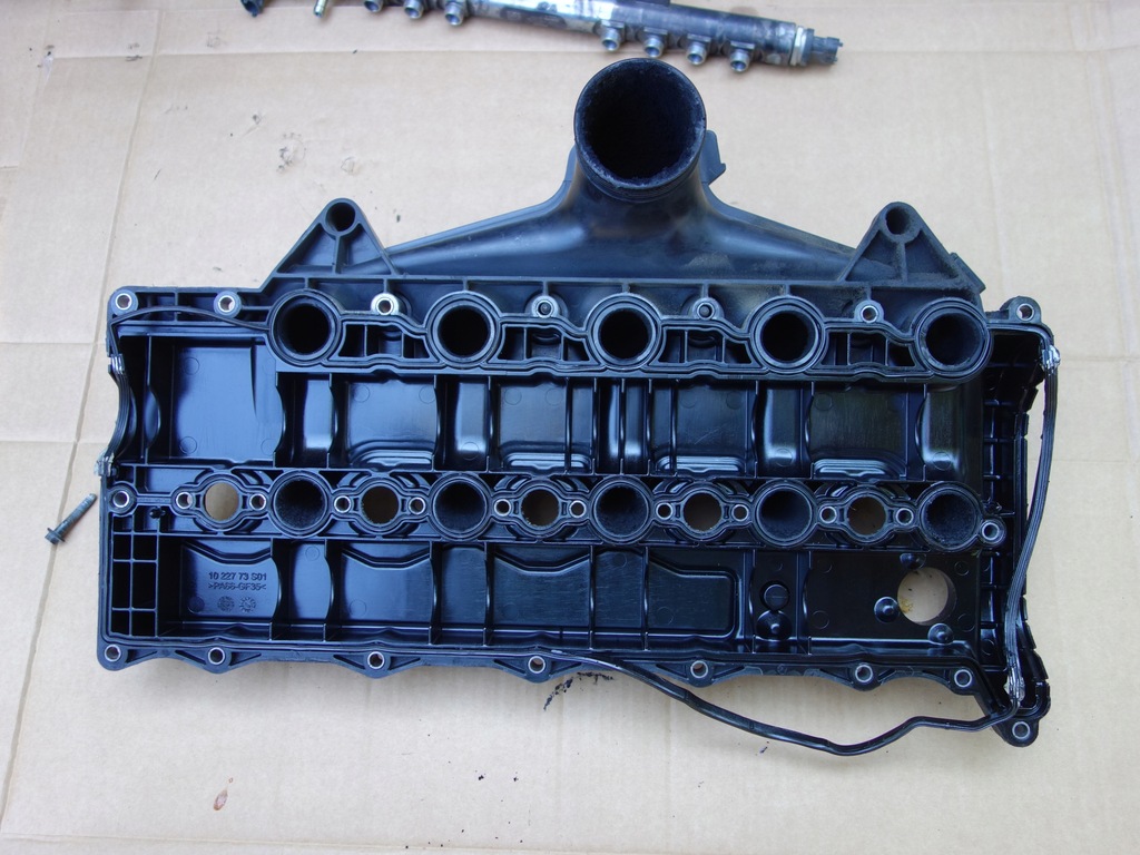 VENTILDECKEL VOLVO XC60 2.4 D5 175KM Product image