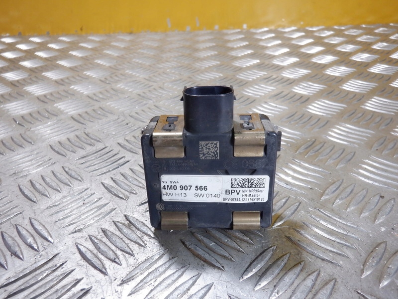 AUDI Q7 4M RADAR DISTRONIC 4M0907566 Product image