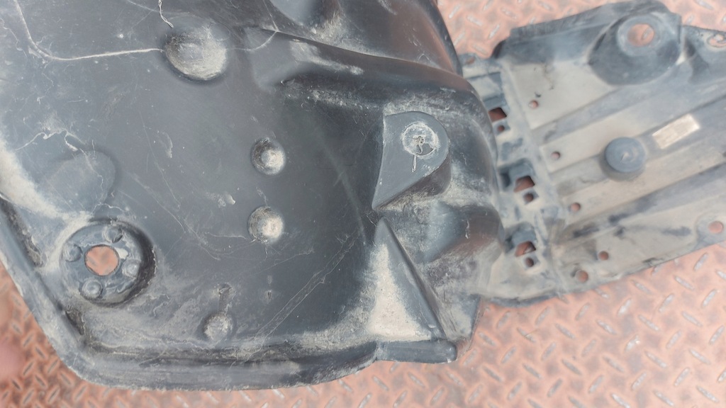 RADkasten LINKS VORNE TOYOTA COROLLA E21 19- SEDAN Product image