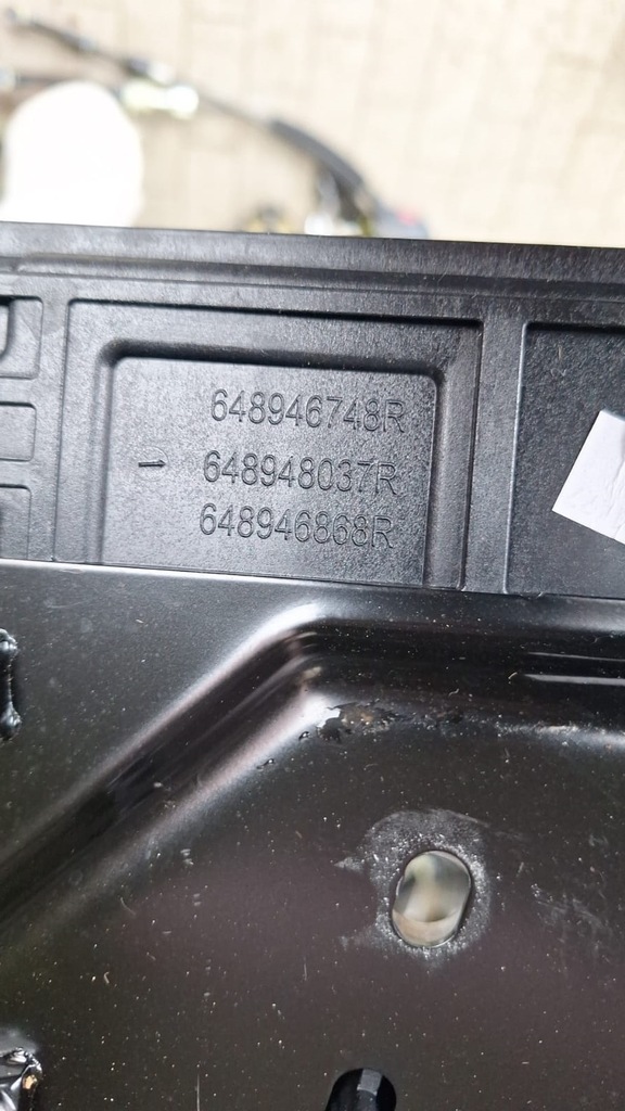 Basisgehäuse der Dacia Sandero III Stopway 648946748r Batterie Product image
