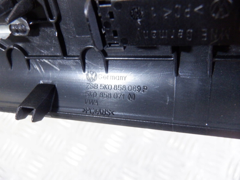 VW GOLF VI KLIMAANLAGE PANEL DEKOR 5K0858069P Product image