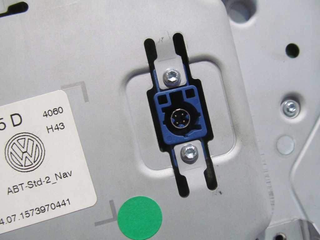VW PASSAT 14-20 BILDSCHIRM RADIO NAVIGATIONSPANEL C401 Product image