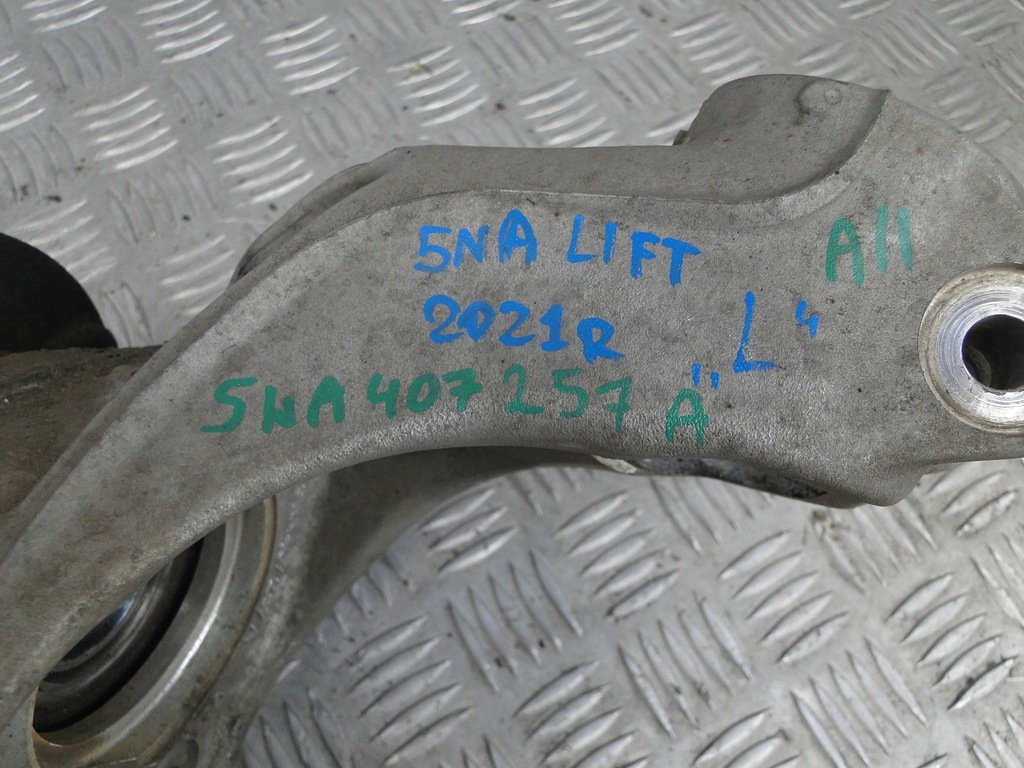 Achsschenkel LINKS VW TIGUAN 5NA 2021 LIFT 5WA407257A Product image