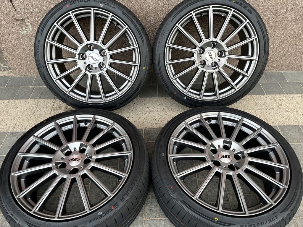 VW PASSAT B8 SOMMERFELGEN 235/40R19 AEZ NEW RIKEN Product image