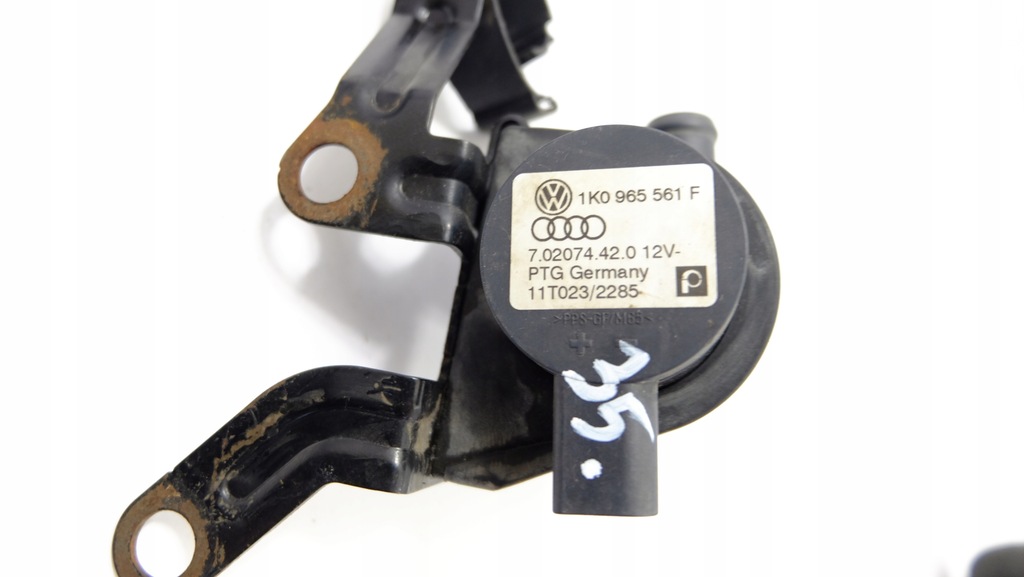 VW AUDI ZUSÄTZLICHE WASSERPUMPE 1K0965561F Product image