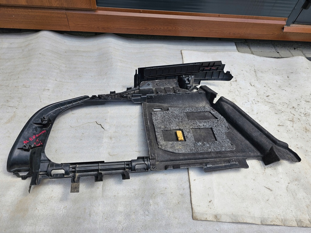 AUDI A4 B8 COMBI POLSTERUNG KOFFERRAUMSEITE, RECHTS 8K9863880 Product image