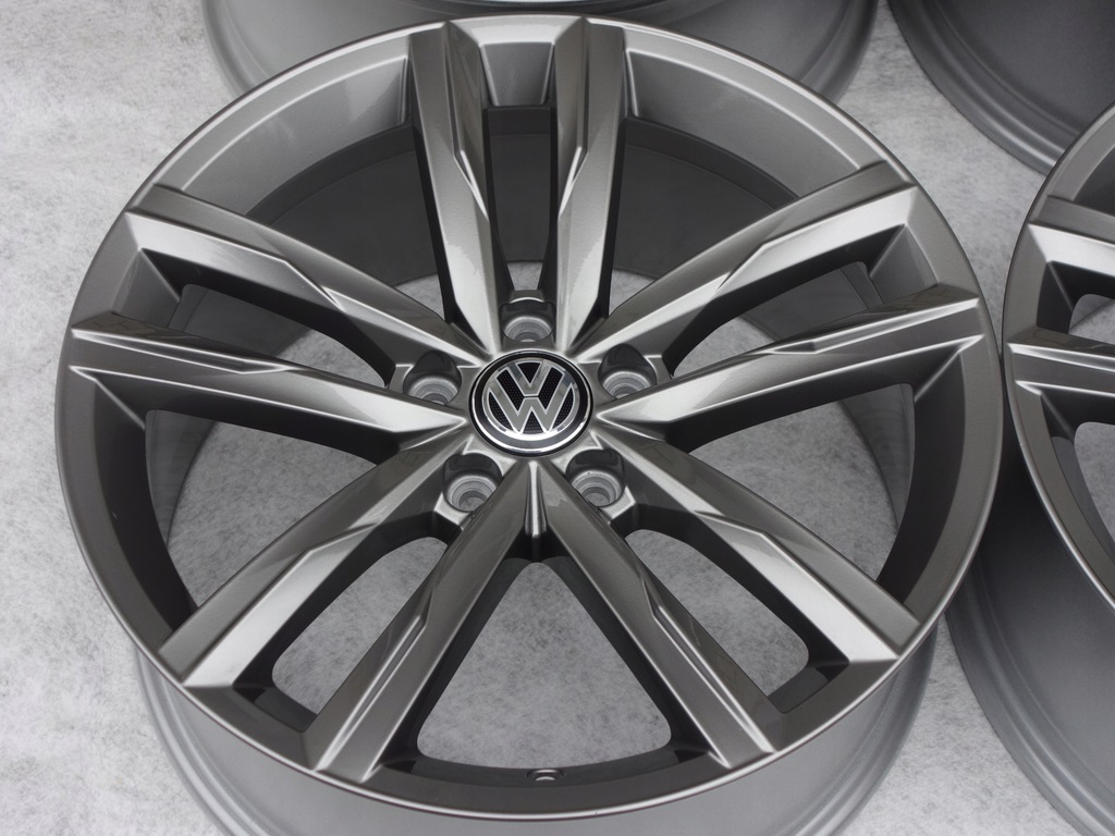 VW ARTEON PASSAT B8 LIFT TIGUAN 18' DARTFORD FELGEN Product image
