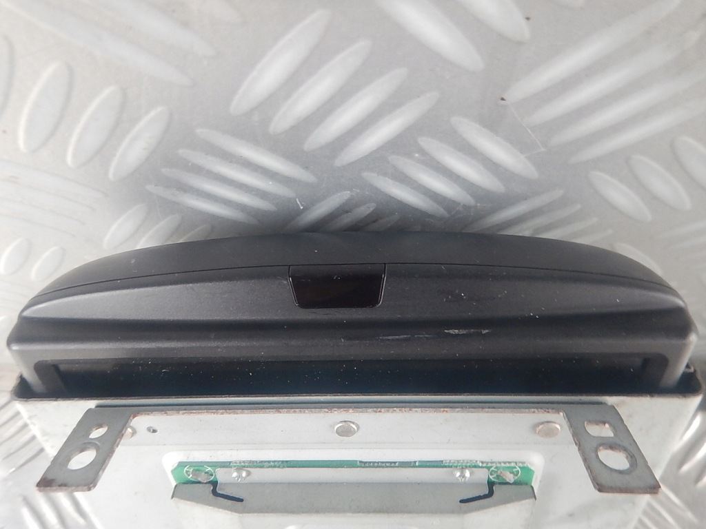 VOLVO S60 I V70 II XC70 LIFT SCREEN DISPLAY DVD 30656245 ORIGINAL Product image