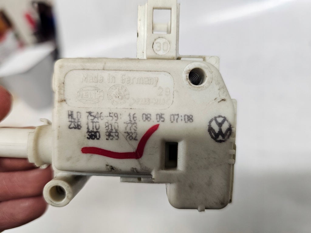 VOLKSWAGEN KRAFTSTOFFKLAPPE STELLANTRIEB 3B0959782 Product image