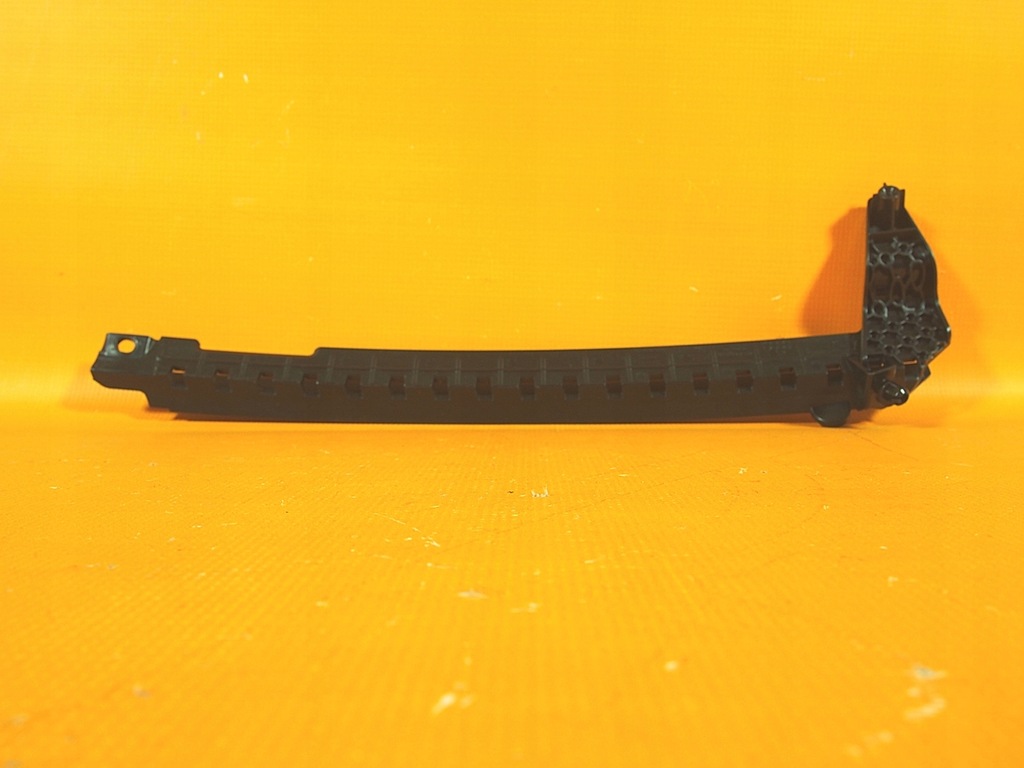 Audi Q3 83A SB 18KM Fensterführung hinten LINKS 83a839067 Product image