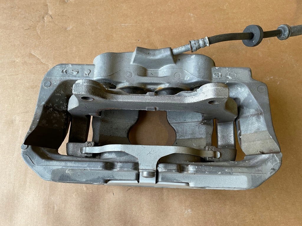 AUDI A6 C7 BREMSSATTEL LINKS VORNE 3.0tfsi 32k Product image