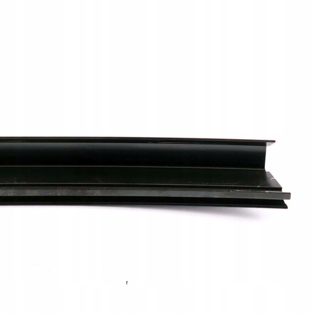 BMW Cabrio E88 Dichtung linker Rahmen Sockelleisten Product image