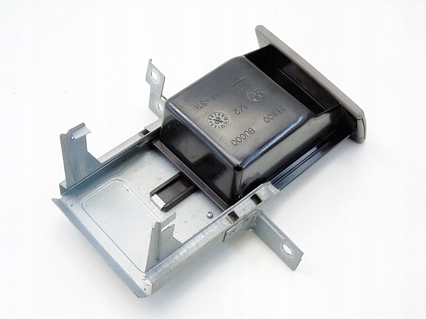 Aschpter -Kompartiment aus der 68800b000 Nissan Almera Tino 2002 2.2 Di -Konsole Product image