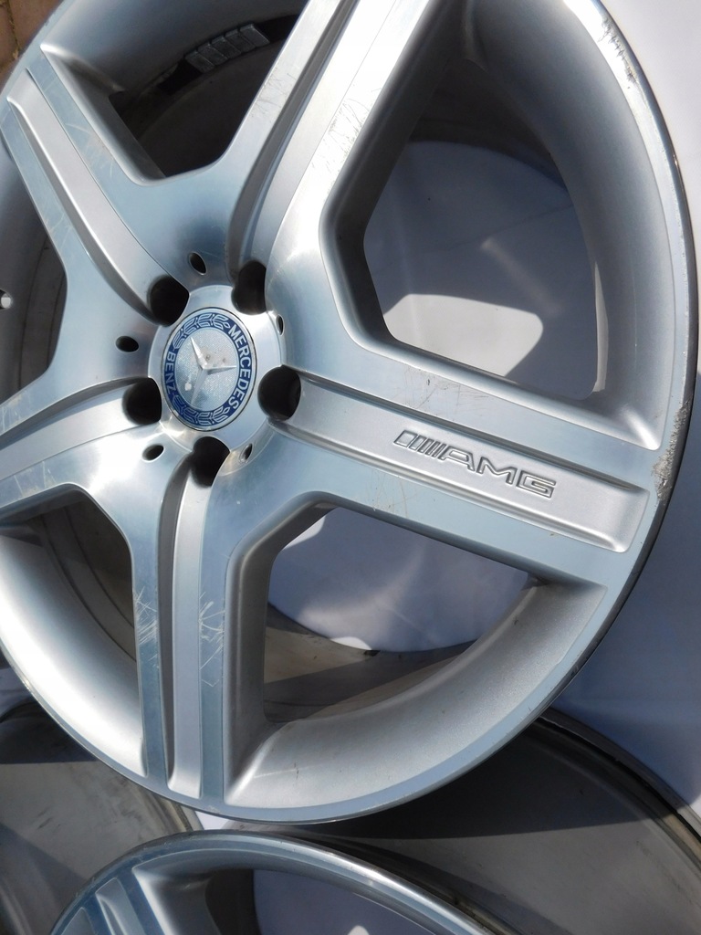Mercedes W221 AMG Felgen A2214012602 A2214012702 Product image