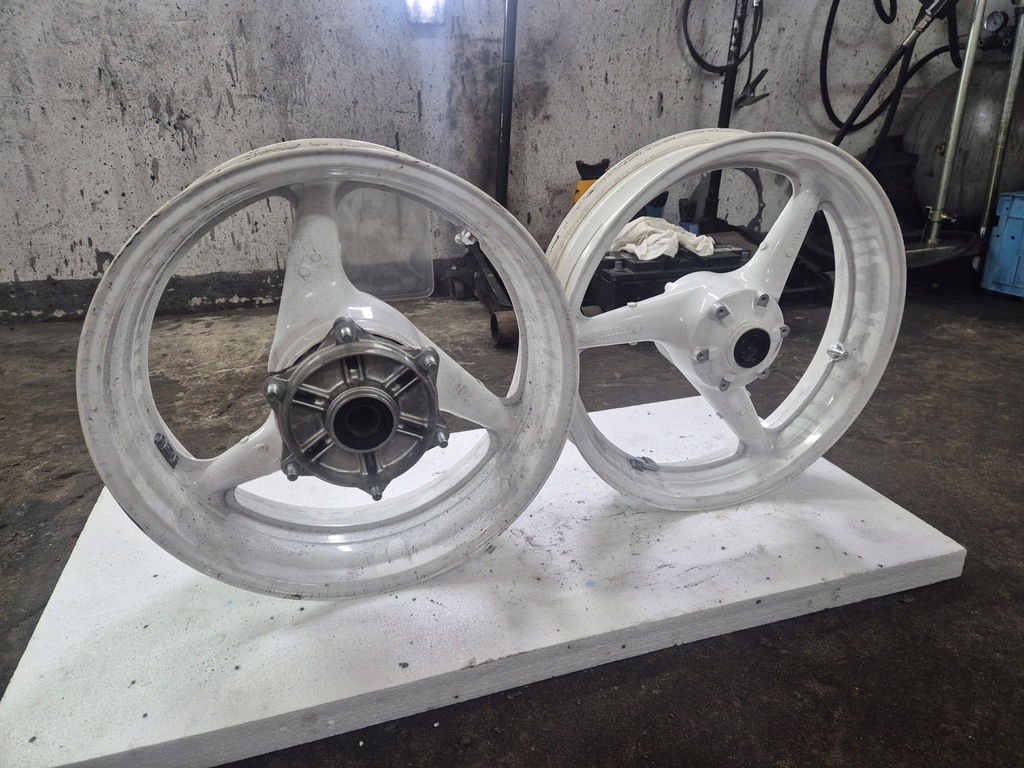 Heckrand 17 "6,00" Honda CBR 929 RR SC44 00-01R Heck Product image