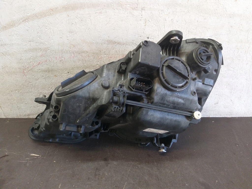 VORDERLEUCHTE RECHTS MERCEDES E-KLASSE W212 A2128208261 Product image