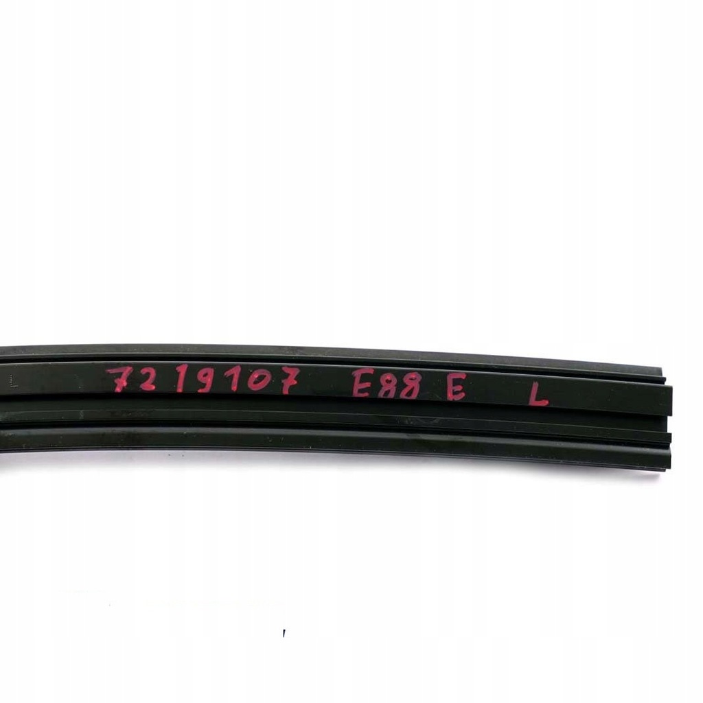 BMW Cabrio E88 Dichtung linker Rahmen Sockelleisten Product image