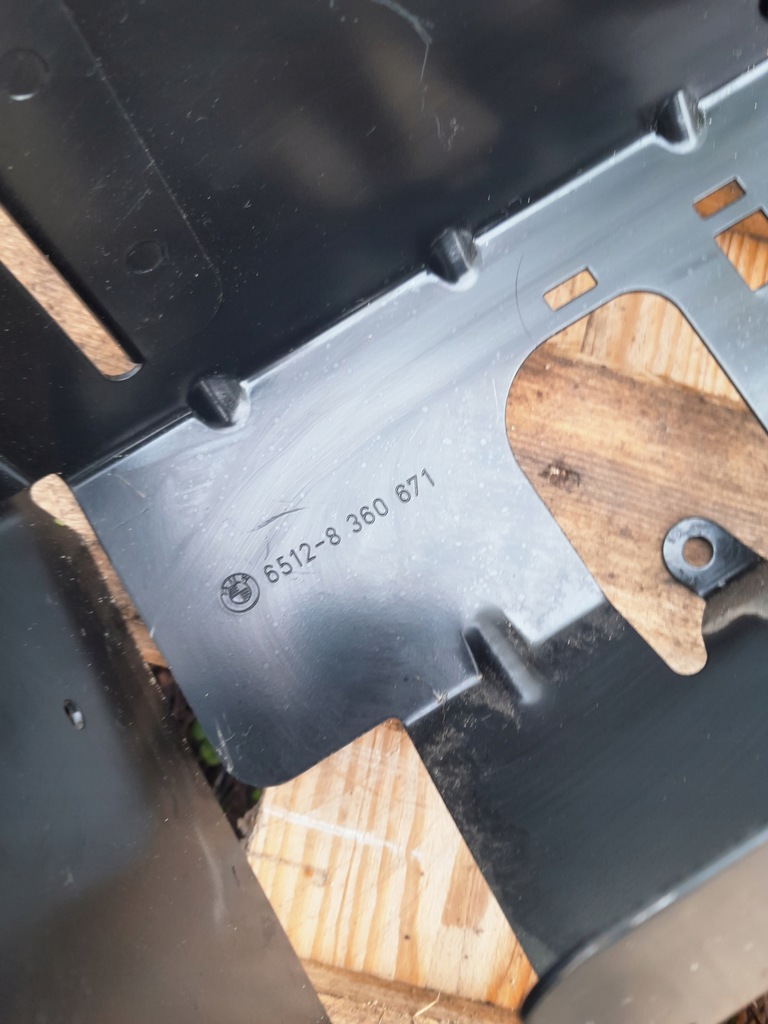 BMW E36 CD-Wechsler-Montagehalterung Product image