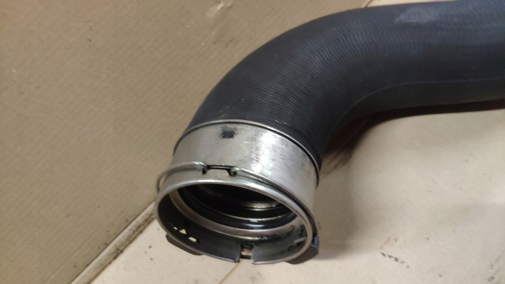 BMW E90 320d N47N 184K Ladeluftkühler Luftleitung Product image
