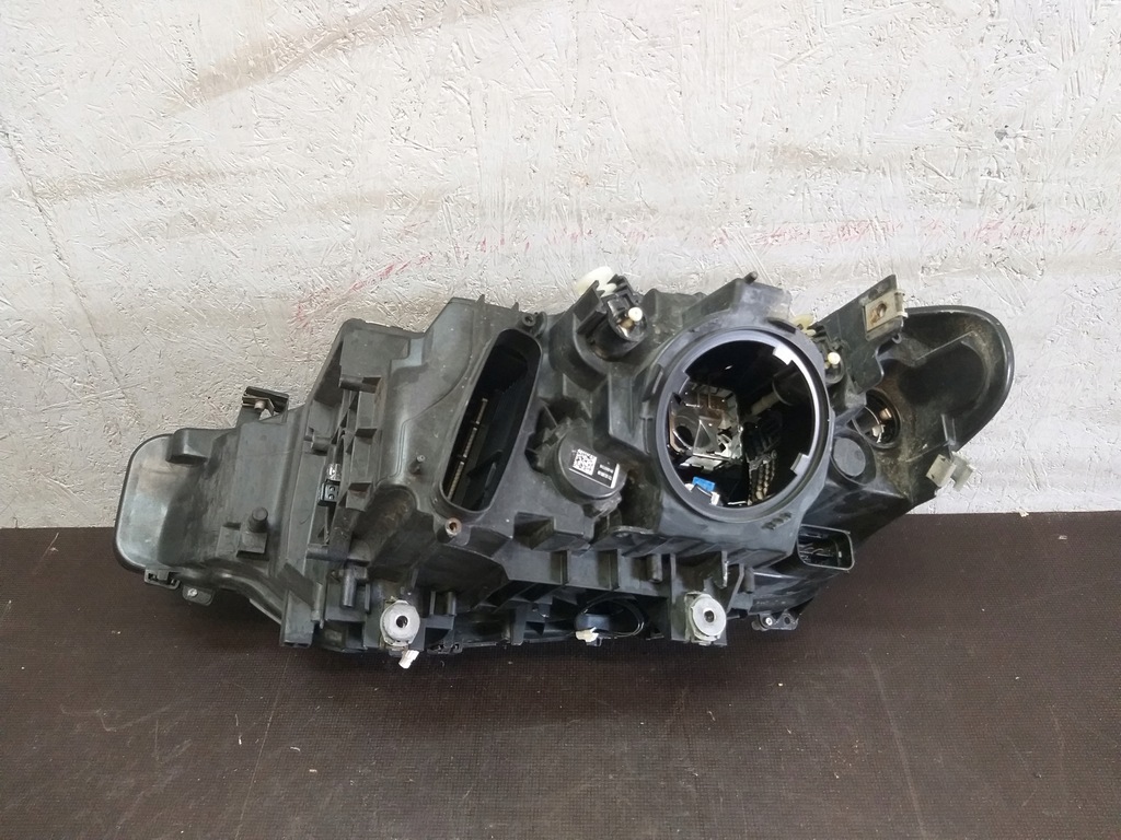 VORDERLEUCHTE RECHTS MERCEDES E-KLASSE W212 A2128208261 Product image