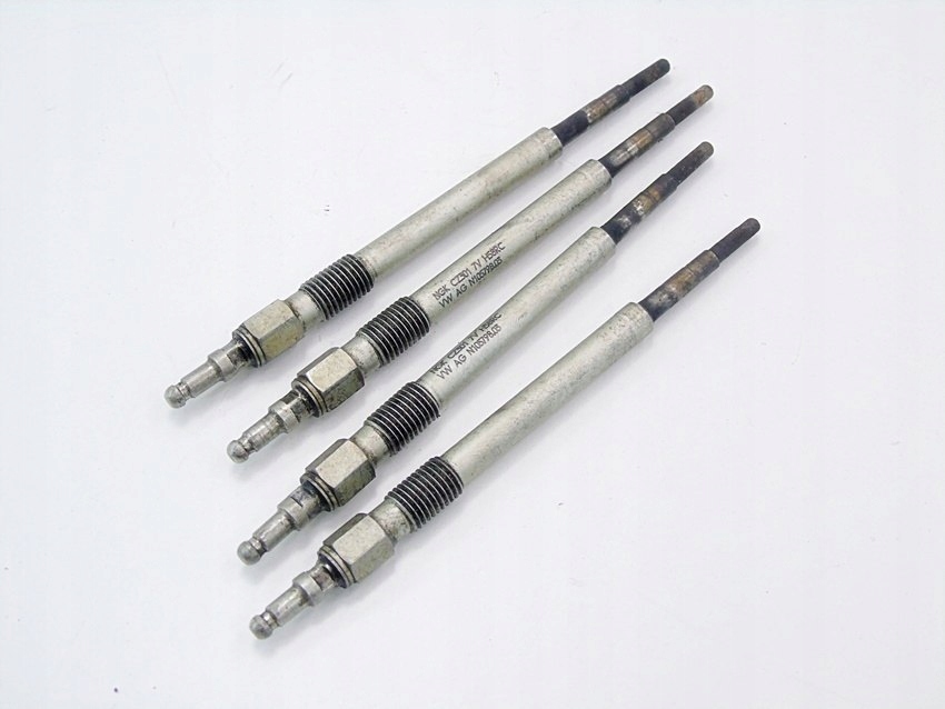 GLÜHKERZEN 2.0 TDI AUDI A4 B7 A6 C6 SUPERB PASSAT B6 NGK CZ301 7V Product image