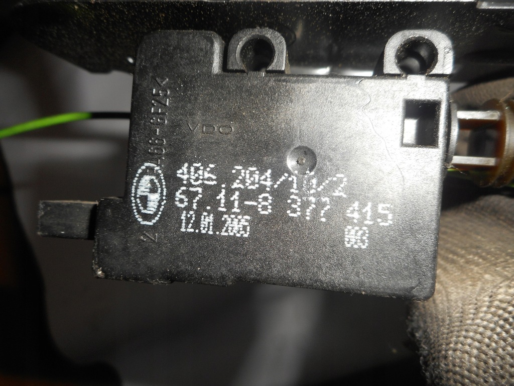 BMW E61 E63 E64 Tankklappensteller 8377415 Product image