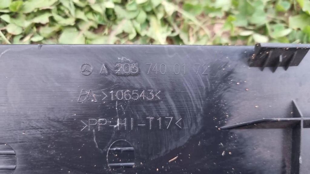 Mercedes C W205 Kombi Kofferraumgurtabdeckung A2057400172 Product image