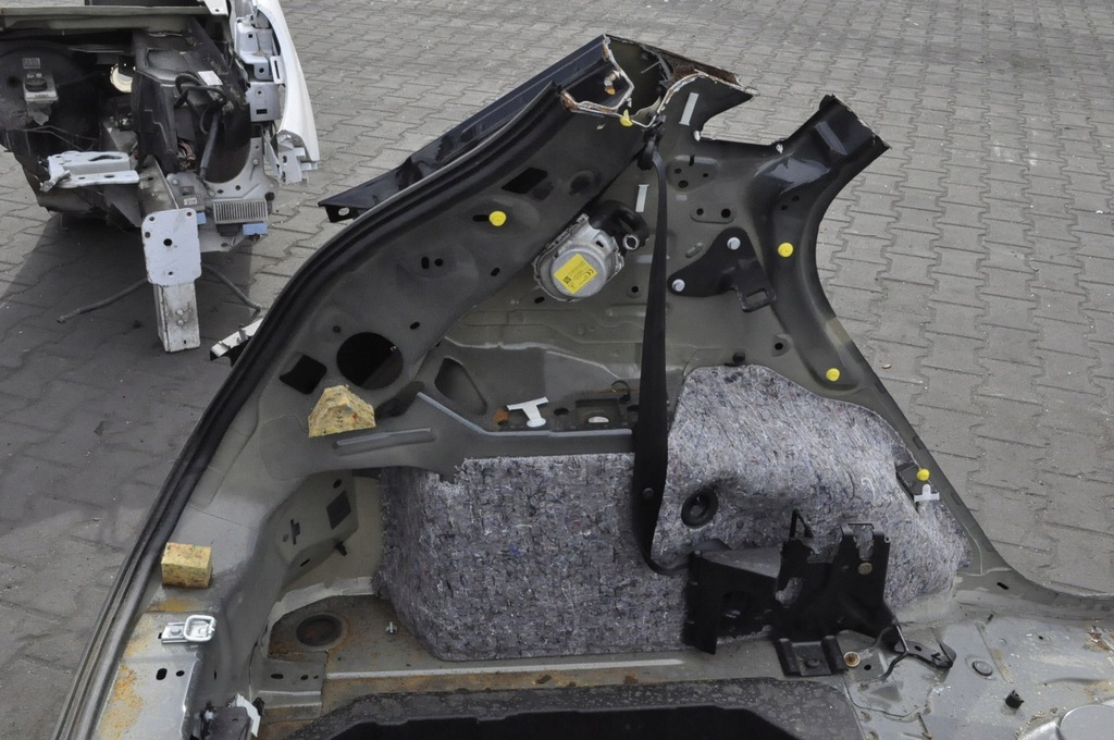 FORD PUMA II MK2 GESAMTES HINTERES ASS-BAD HINTERER RIEMEN LINKS RECHTS VIERTEL Product image