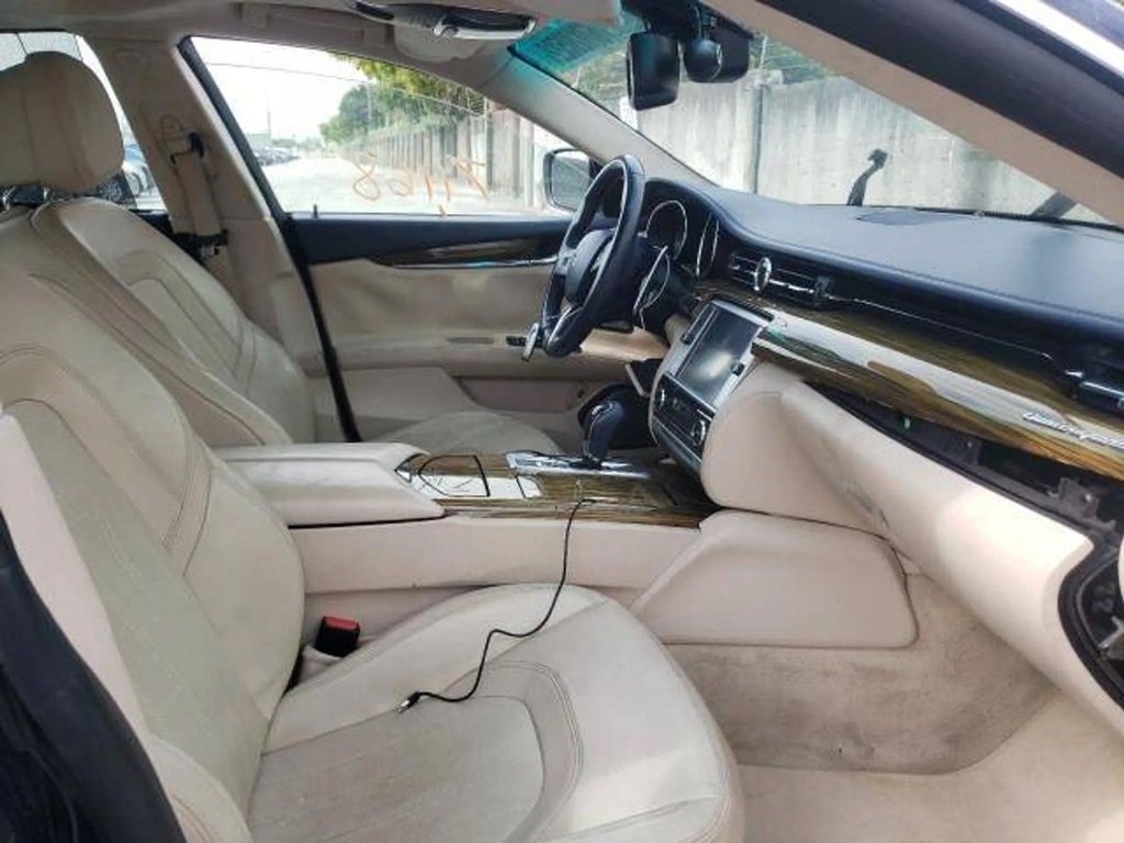 Maserati Quattroporte 2014 CD-Laufwerksblende Product image