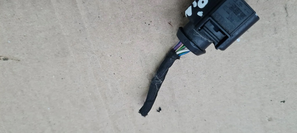 A5 8W STECKER MOTOR CUBE 4H0973713 A4 B9 8W Q5 Q3 Product image