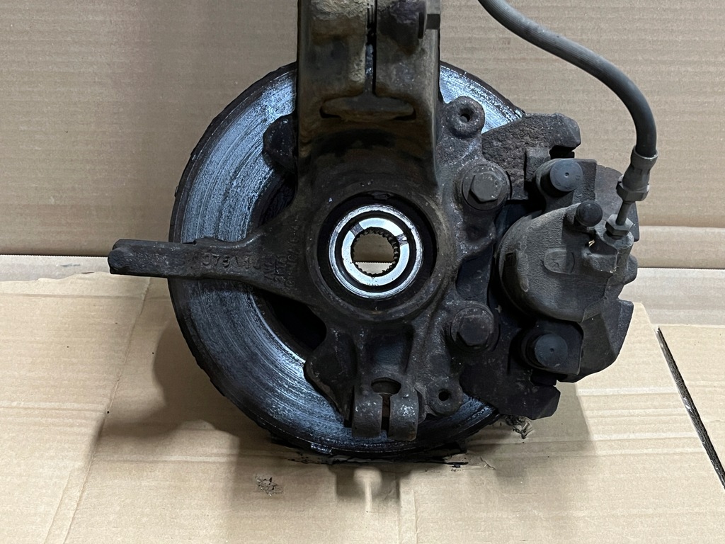 FOCUS MK3 11 – MCPERSON Achsschenkel, Stoßdämpfer, links, Satz. Product image