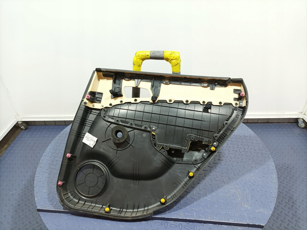 HYUNDAI I30 I LIFT HB POLSTERUNG TÜRSEITE HINTEN LINKS Product image
