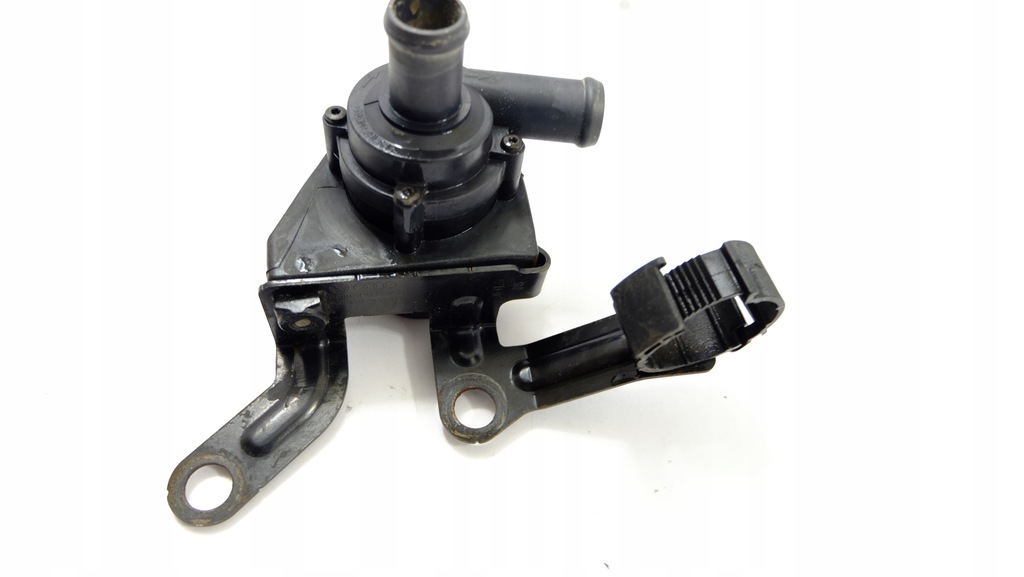 VW AUDI ZUSÄTZLICHE WASSERPUMPE 1K0965561F Product image