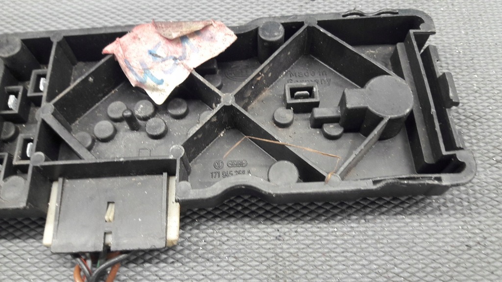 171945256A Heckleuchteneinsatz VW Golf I rechts Hella Product image