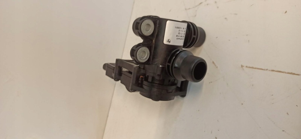 MERCEDES VITO W447 SCHALTVENTIL A0005061300 Product image